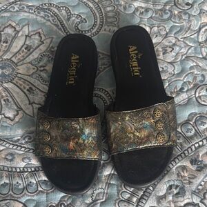 Alegria Black Sandals Elegant Slip-On Design Size 7M worn only twice